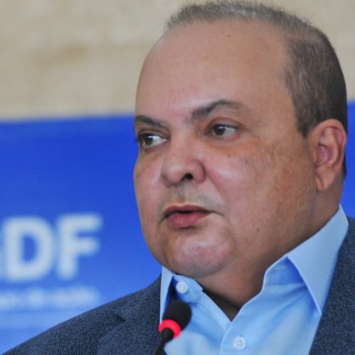 Ibaneis autoriza revitalização do Cine Itapuã e obras devem começar imediatamente no DF