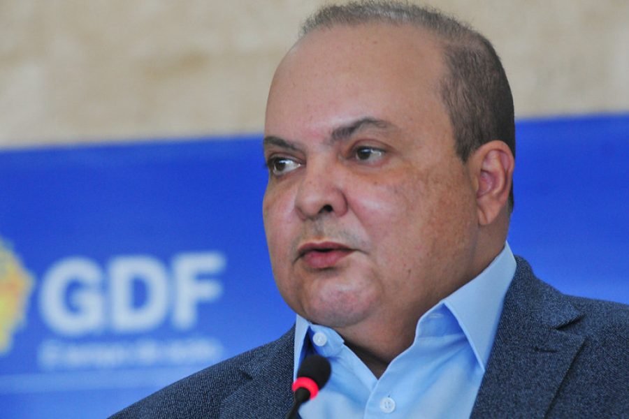 Ibaneis autoriza revitalização do Cine Itapuã e obras devem começar imediatamente no DF