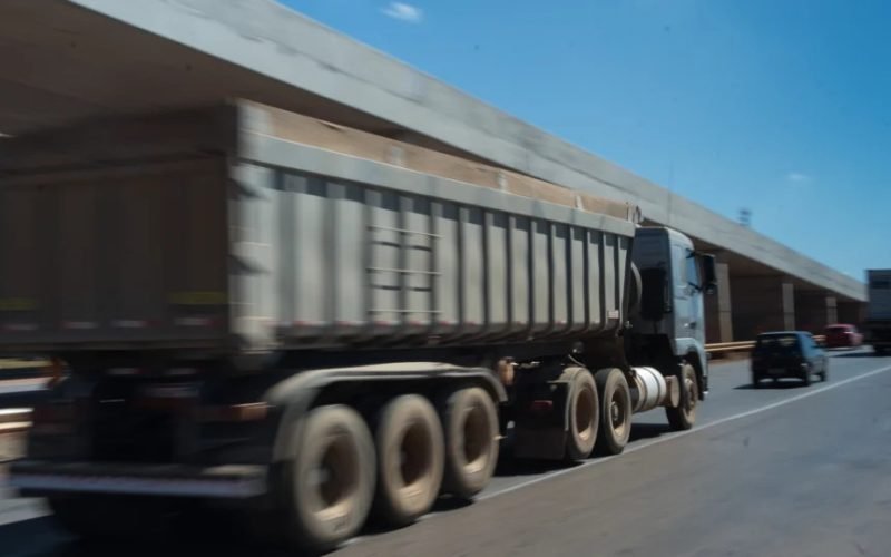 Novas regras para frete rodoviário passam a valer em todo o país