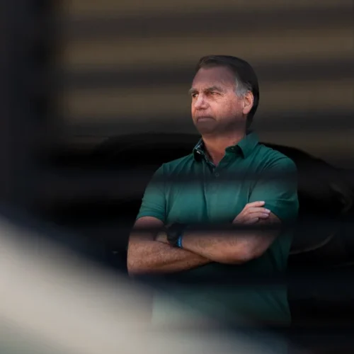 Moraes autoriza prisão domiciliar de Bolsonaro por 90 dias após parecer da PGR