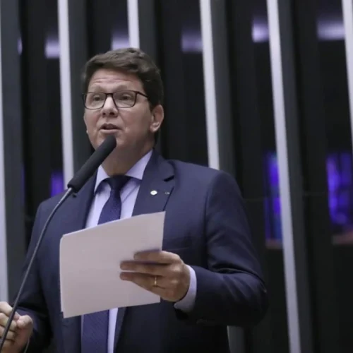 Viagens Internacionais de Mario Frias e a Análise da Câmara dos Deputados