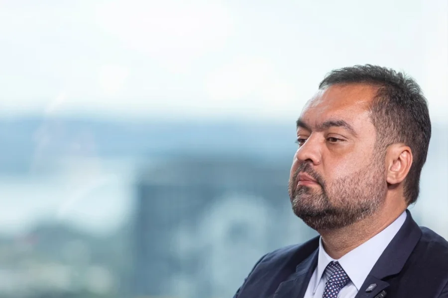 PF mira ex-governador Cláudio Castro em megaoperação no Rio