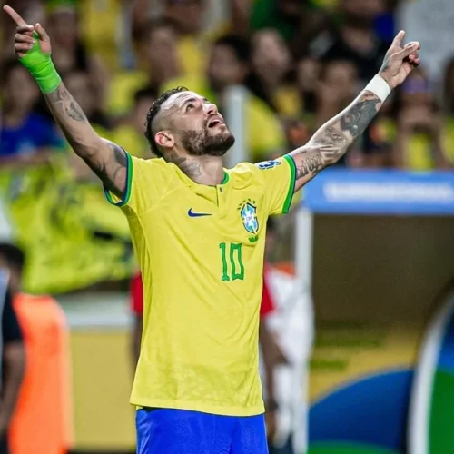 Convocados da Seleção: Neymar e surpresa marcam lista para a Copa