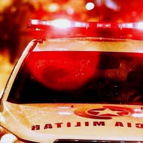 Jovem morre após perder controle de carro e colidir com árvore em SC