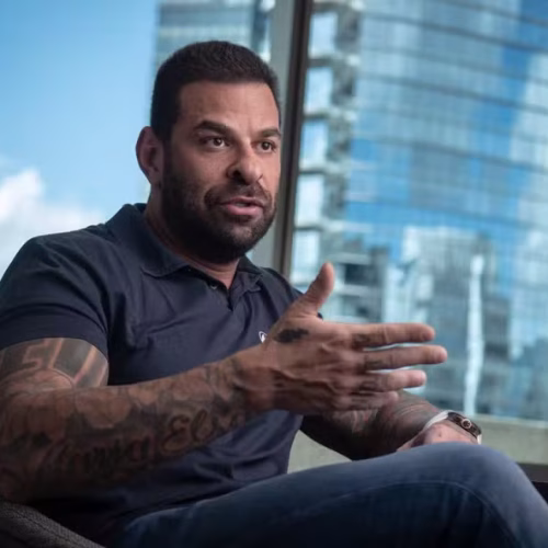 Cunhado de Vorcaro troca defesa e contrata advogado ligado a Bolsonaro em meio a investigação